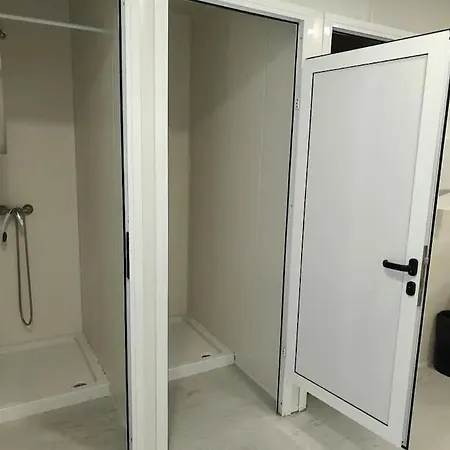 Sleep Aboard A Beautiful Sailboat In Lisbon - Marina Parque Das Nacoes