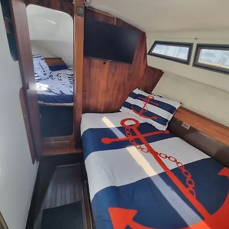 Sleep Aboard A Beautiful Sailboat In - Marina Parque Nacoes *