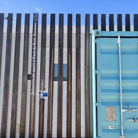 Hotel na wodzie Sleep Aboard A Beautiful Sailboat In Lisbon - Marina Parque Das Nacoes Lizbona