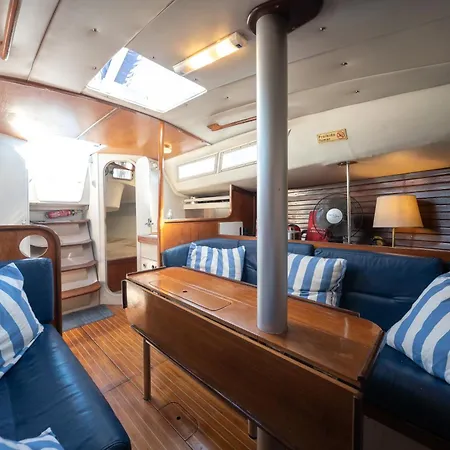 بوتيل Sleep Aboard A Beautiful Sailboat In - Marina Parque Nacoes
