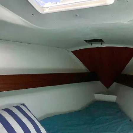Sleep Aboard A Beautiful Sailboat In - Marina Parque Nacoes