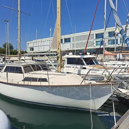 Sleep Aboard A Beautiful Sailboat In Lisbon - Marina Parque Das Nacoes *