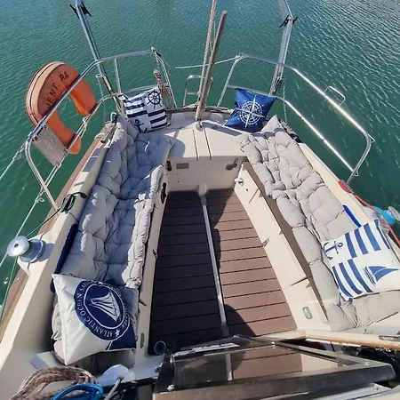 Sleep Aboard A Beautiful Sailboat In Lisbon - Marina Parque Das Nacoes Πλωτό κατάλυμα